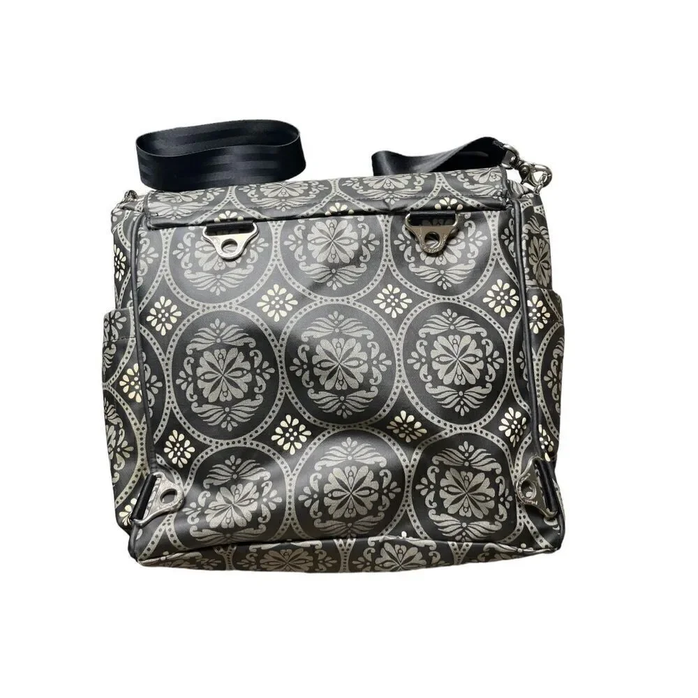 ‎Petunia Pickle Bottom Diaper Bag